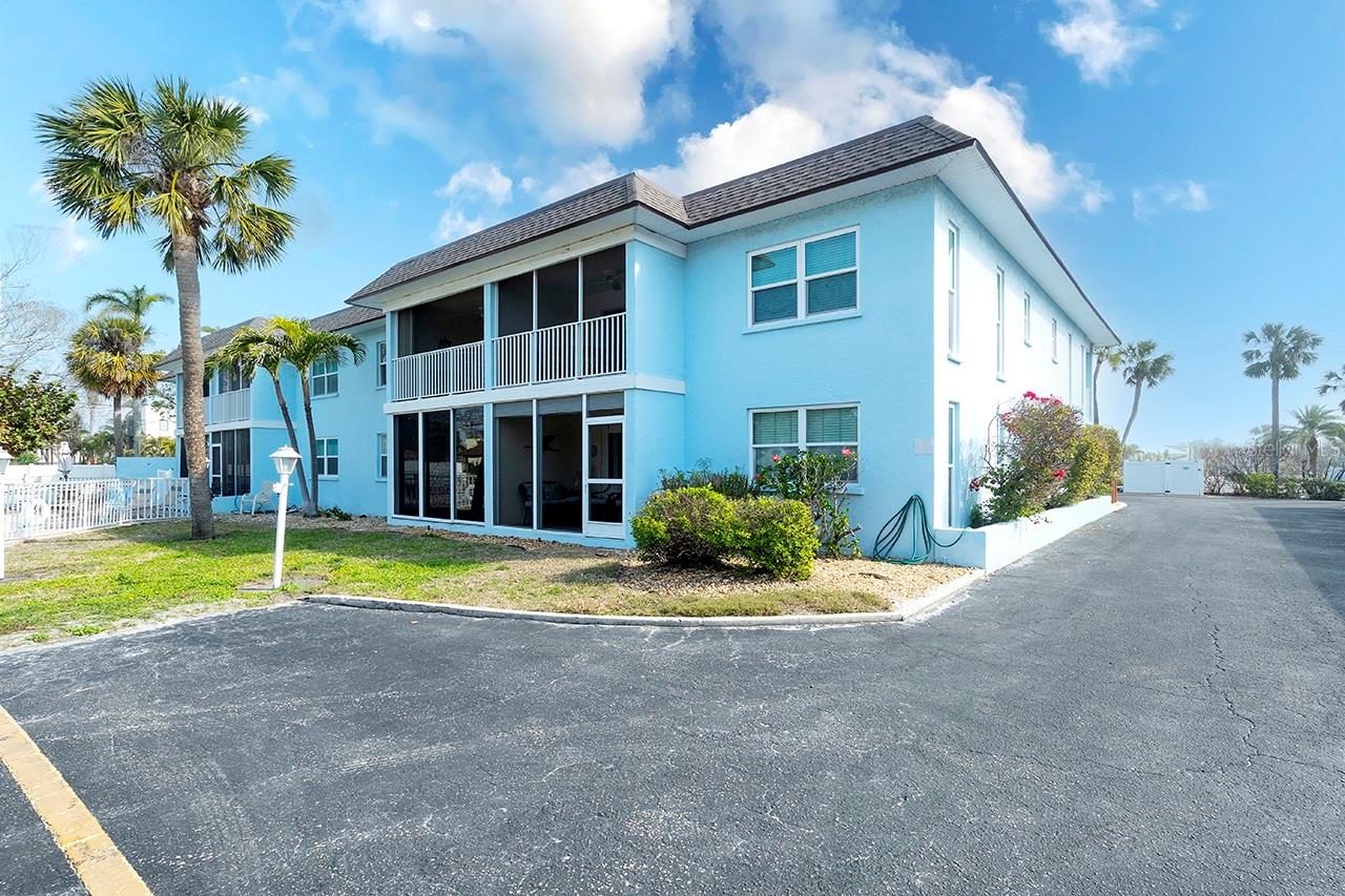 CAYMAN CAY VILLAS - Residential
