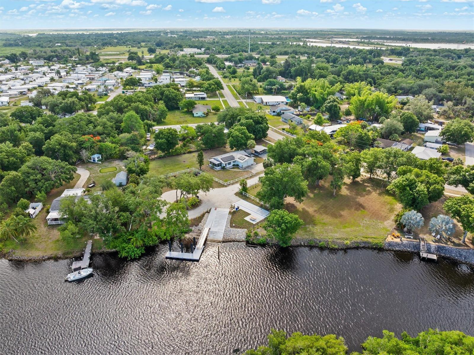 RIVERSIDE PARK - Residential