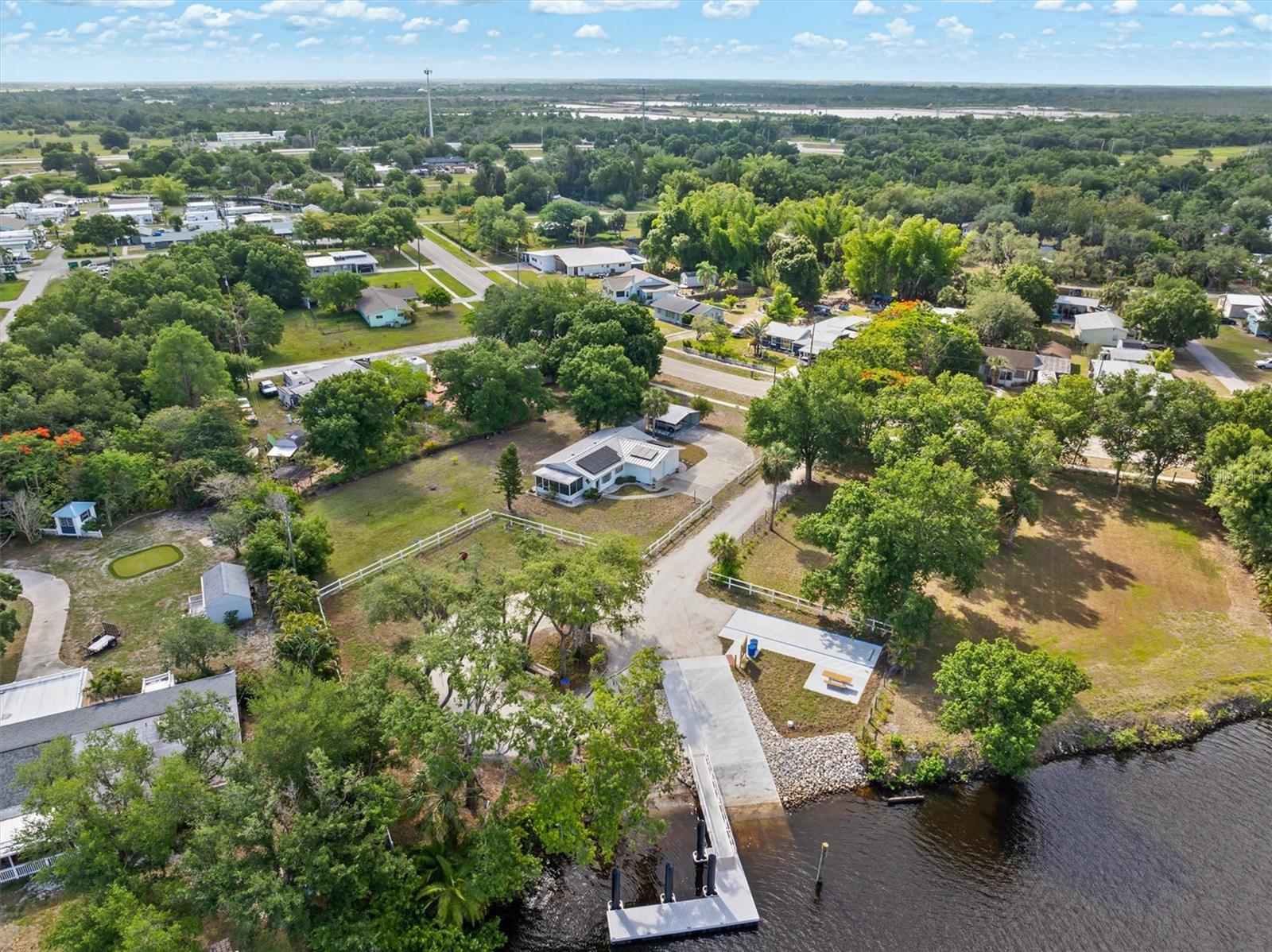 RIVERSIDE PARK - Residential