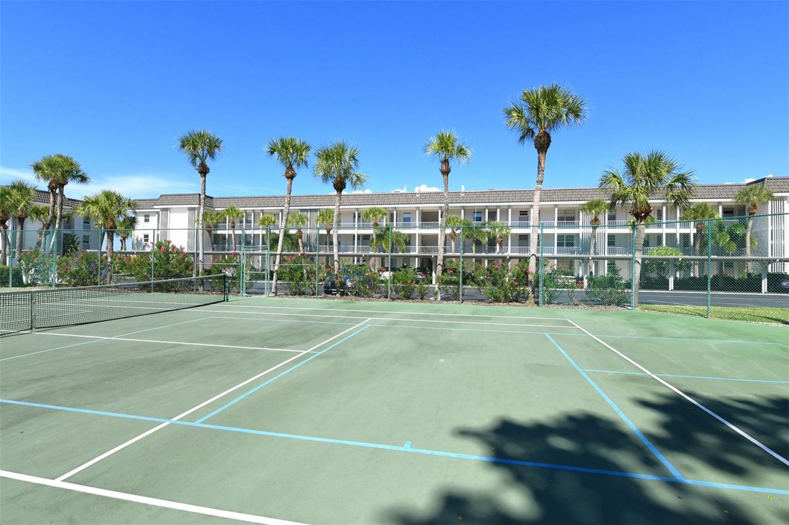LONGBOAT HARBOUR - Residential