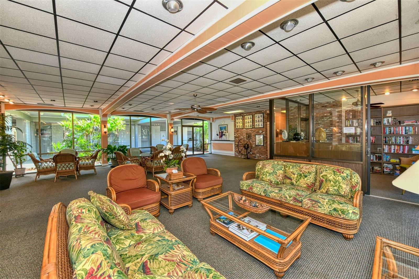 LONGBOAT HARBOUR - Residential