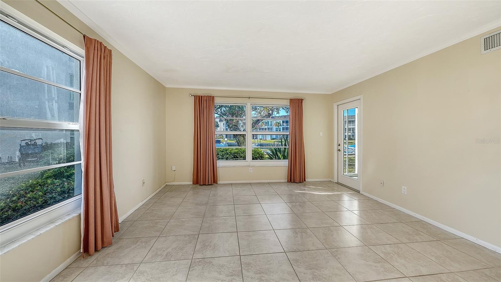 LONGBOAT HARBOUR - Residential