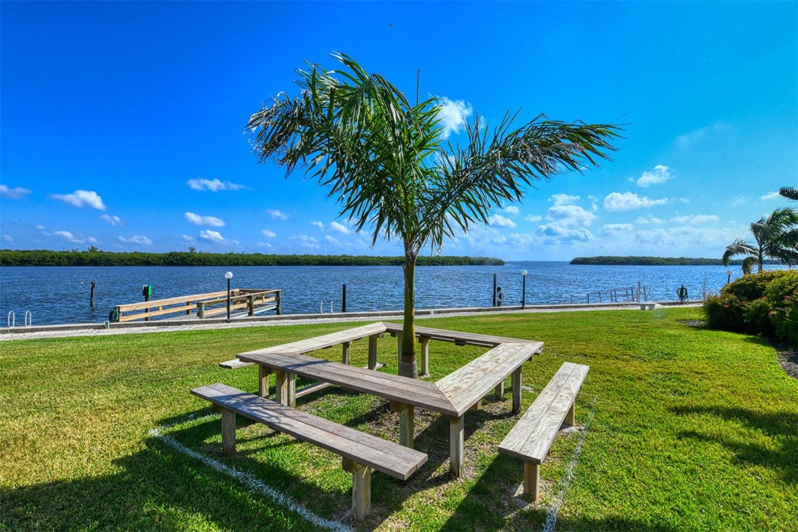 LONGBOAT HARBOUR - Residential