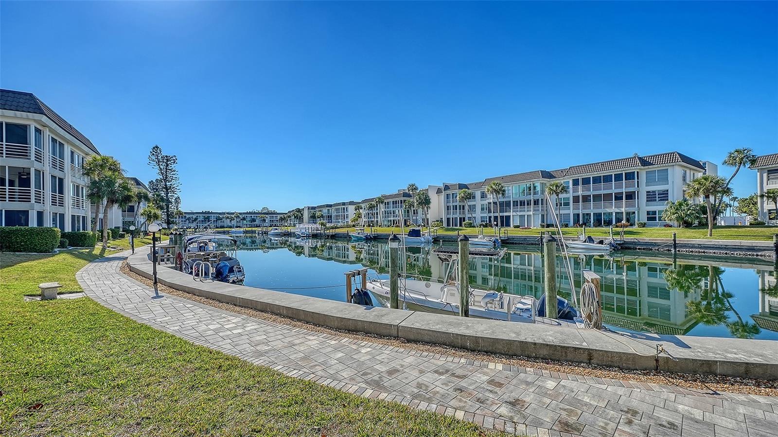 LONGBOAT HARBOUR - Residential