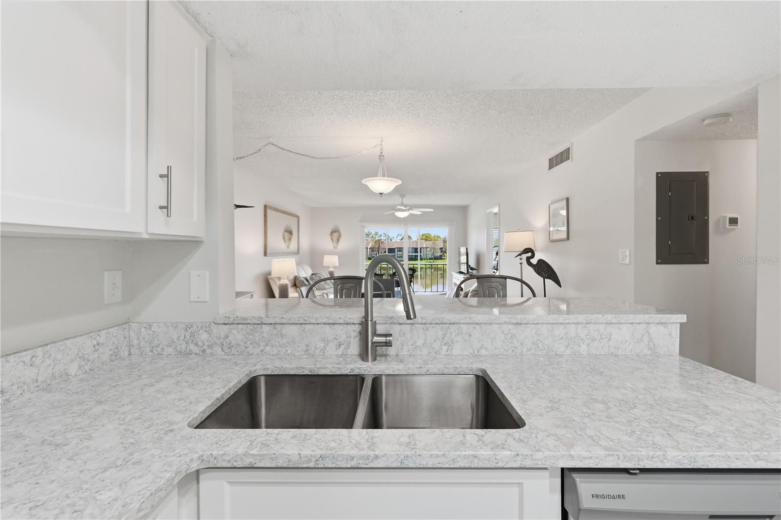 EAST LAKE WOODLANDS CYPRESS ESTATES - Residential Lease