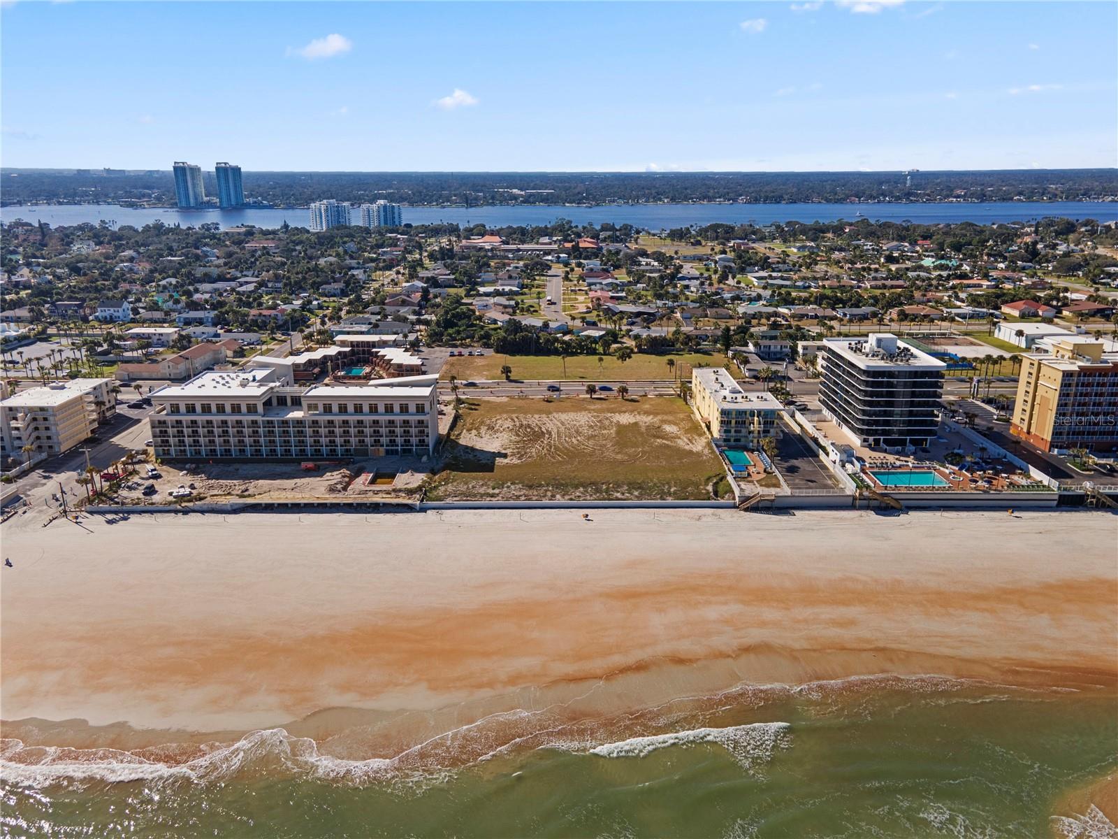 EAST DAYTONA - Land