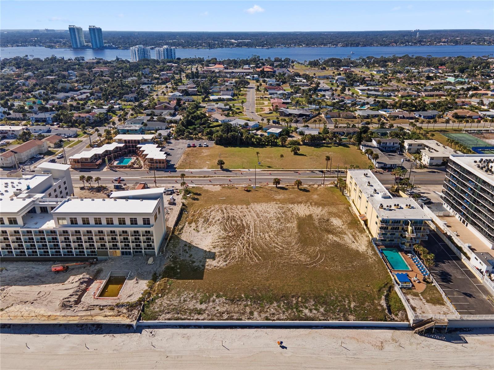 EAST DAYTONA - Land