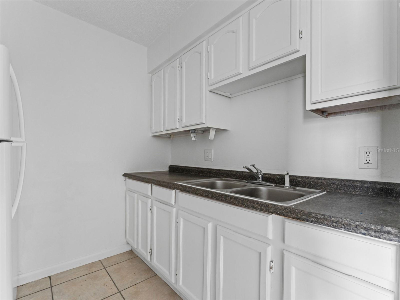 PARKLANE CONDO - Commercial Sale