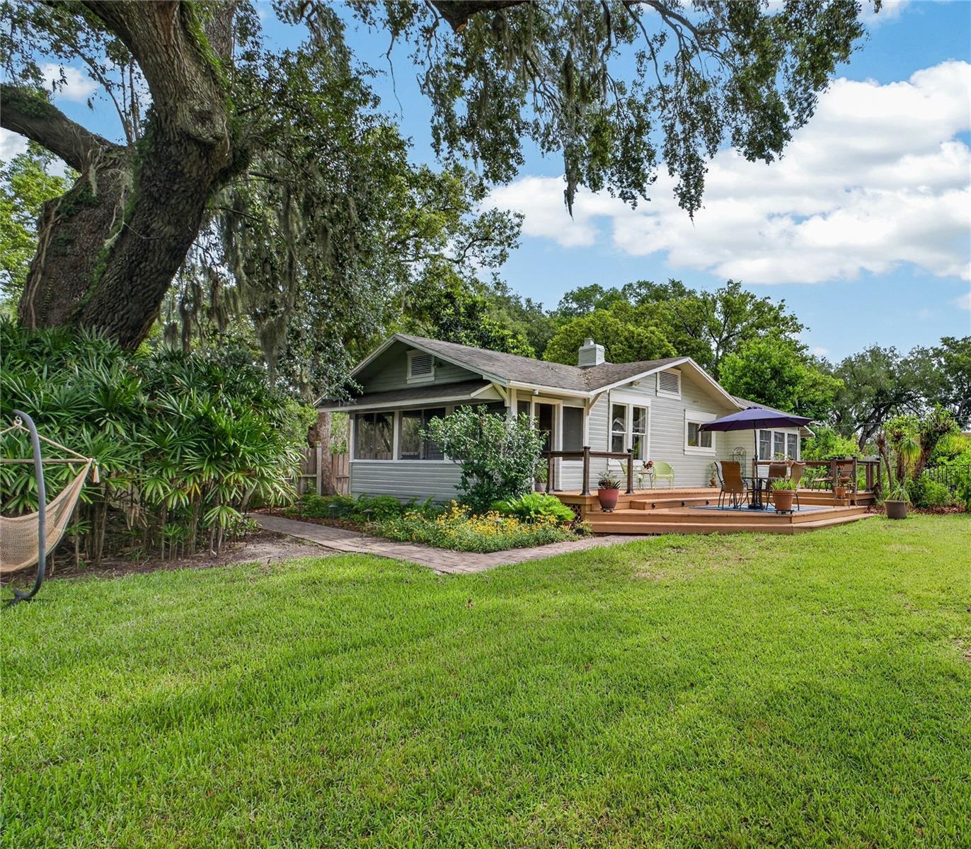 CLOVERLAWN - Residential
