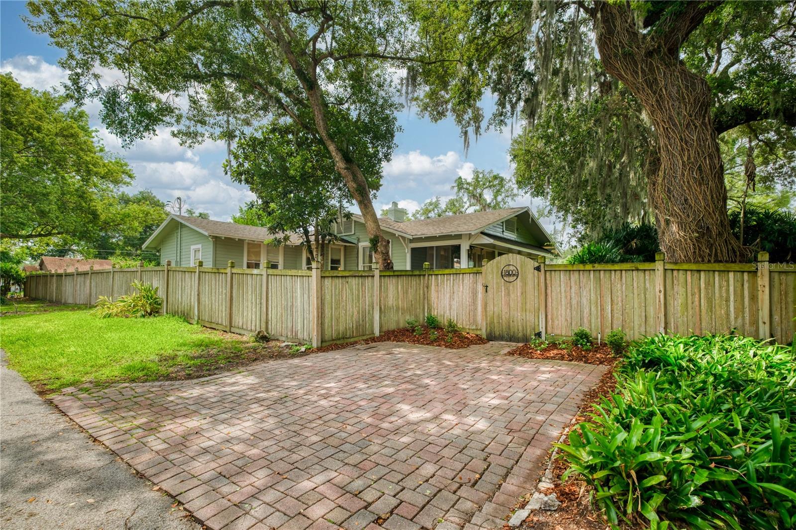 CLOVERLAWN - Residential