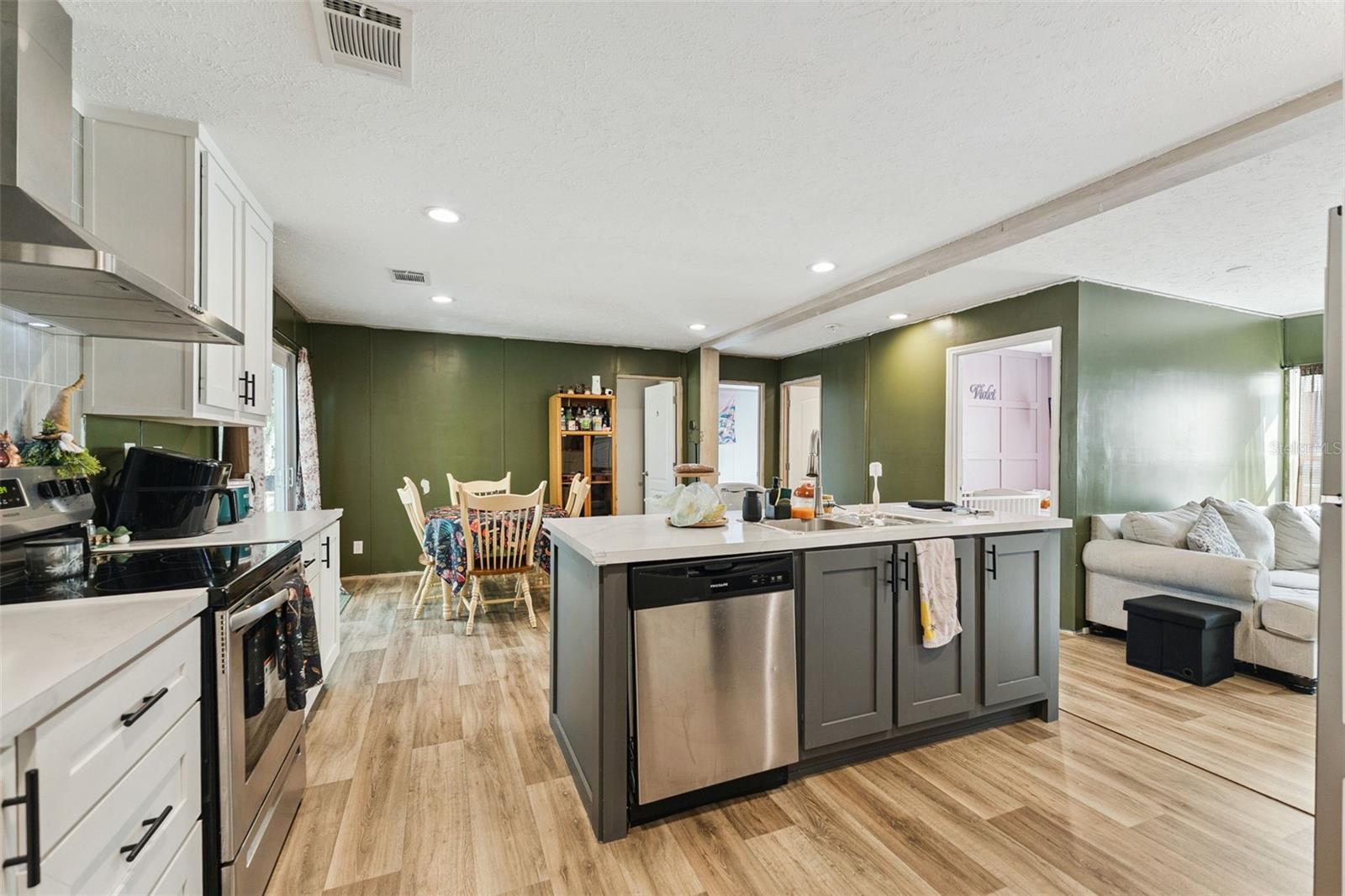 ST JOHNS RIVERSIDE ESTATES - Residential
