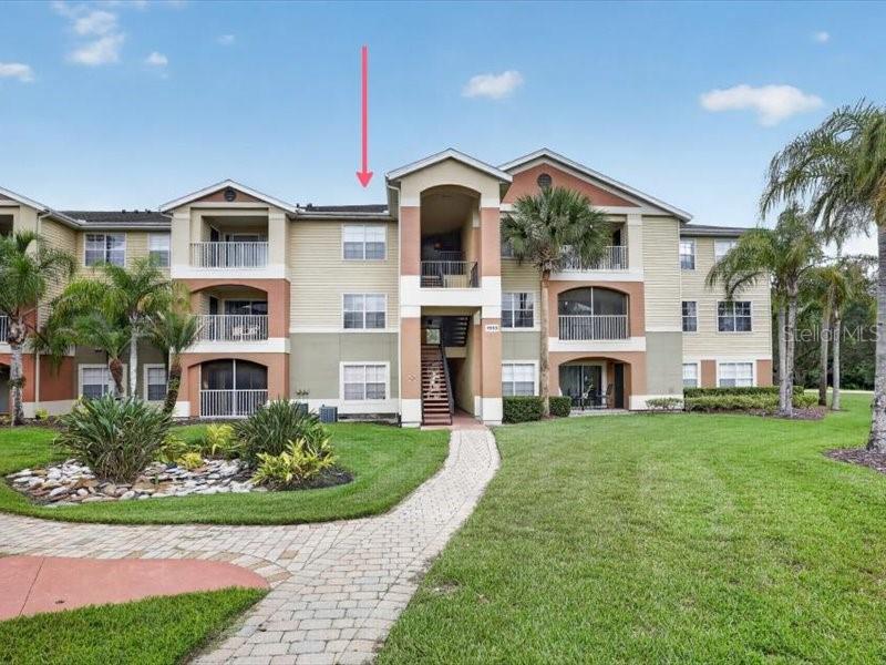 Brand-new A/C and a new water heater have just been installed! Truly turnkey and move-in ready, this desirable first-floor condo is tucked away on a quiet cul-de-sac in the highly sought-after Villas at Lakeside community, featuring resort-style living and beautiful updates throughout. It is the perfect blend of comfort, convenience, and style.
This beautifully renovated 2-bedroom, 2-bath condo features a bright, open floor plan with wood-look tile flooring, crown molding, and spacious living and dining areas that feel both inviting and functional.
The updated kitchen features granite countertops, solid wood soft-close cabinets, a stylish backsplash, breakfast bar, pantry, and stainless steel appliances, including a brand-new microwave along with a newer refrigerator, range, and dishwasher.
The spacious primary suite features a walk-in closet and a fully renovated bathroom with a frameless glass shower and dual sinks, creating a relaxing, spa-like feel. The second bedroom is generously sized, also includes a walk-in closet, and is located near the updated guest bathroom. Both bedrooms feature carpet for added comfort and coziness, paired with modern finishes throughout the rest of the home.
A large indoor laundry room includes a full-size washer and dryer and provides additional storage space. Step outside to your screened and covered patio with attached storage, where you can enjoy peaceful wooded views and a quiet setting.
Villas at Lakeside includes resort-style amenities such as a community pool, fitness center, tennis courts, playground, lakefront walking paths, picnic areas, clubhouse, and a car wash station. Water, sewer, and trash are included in the HOA fee.
Conveniently located near SR 417, UCF, Seminole State College, Oviedo Medical Center, shopping, dining, parks, and top-rated schools.
Fully updated, low-maintenance, and ready for its next owner. Schedule your showing today!