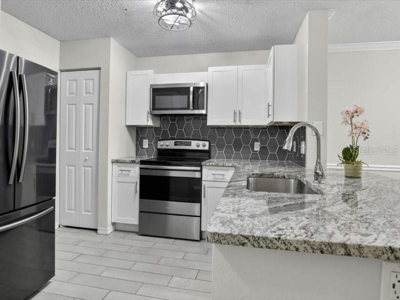 VILLAS AT LAKESIDE A CONDO - Residential