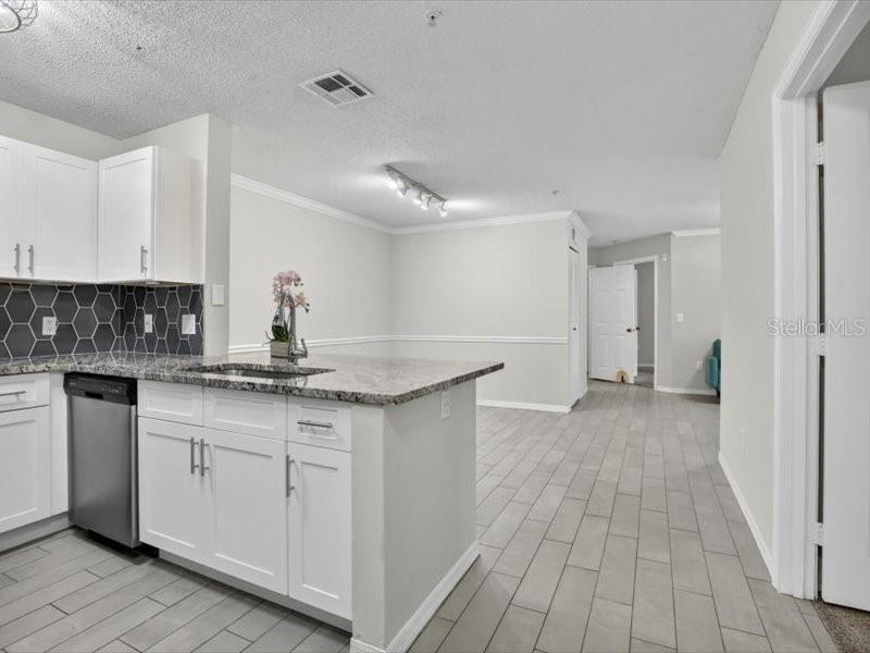 VILLAS AT LAKESIDE A CONDO - Residential
