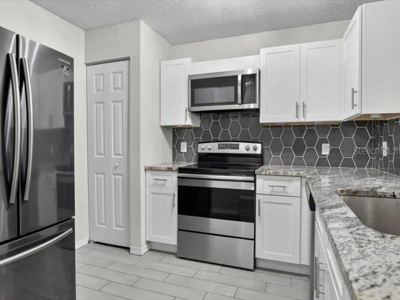 VILLAS AT LAKESIDE A CONDO - Residential