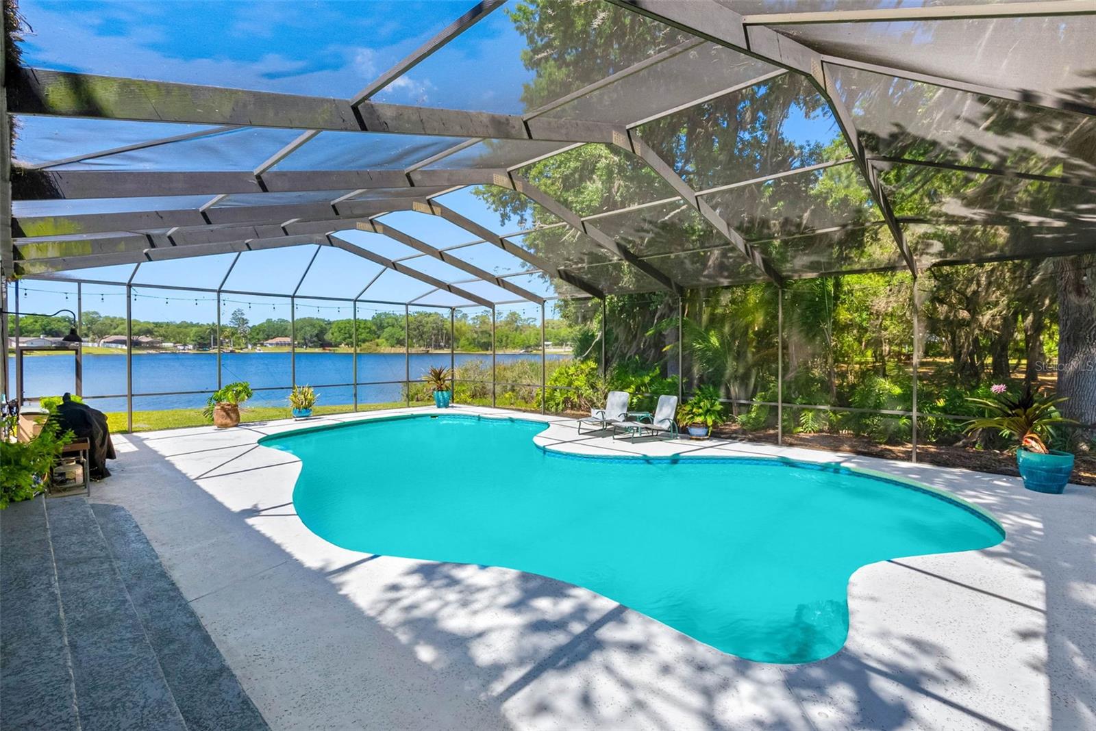 LAKESIDE GROVE ESTATES - Residential