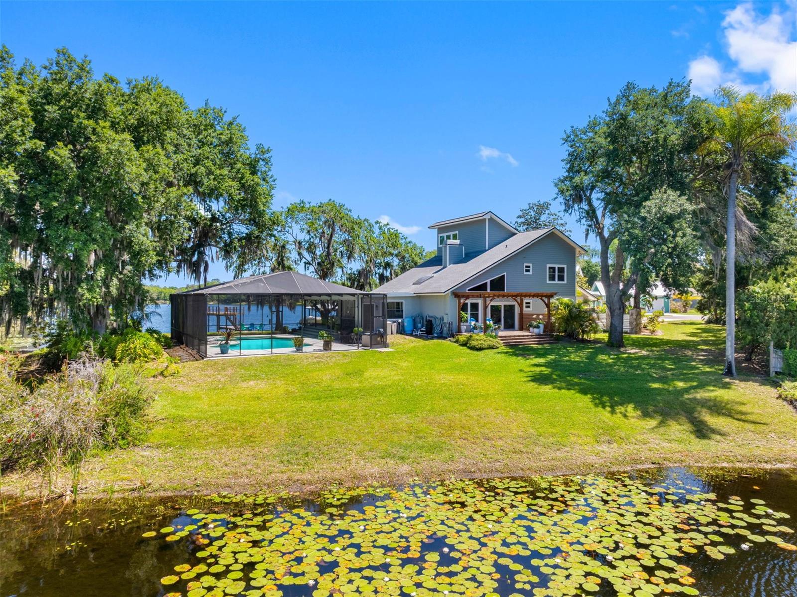 LAKESIDE GROVE ESTATES - Residential