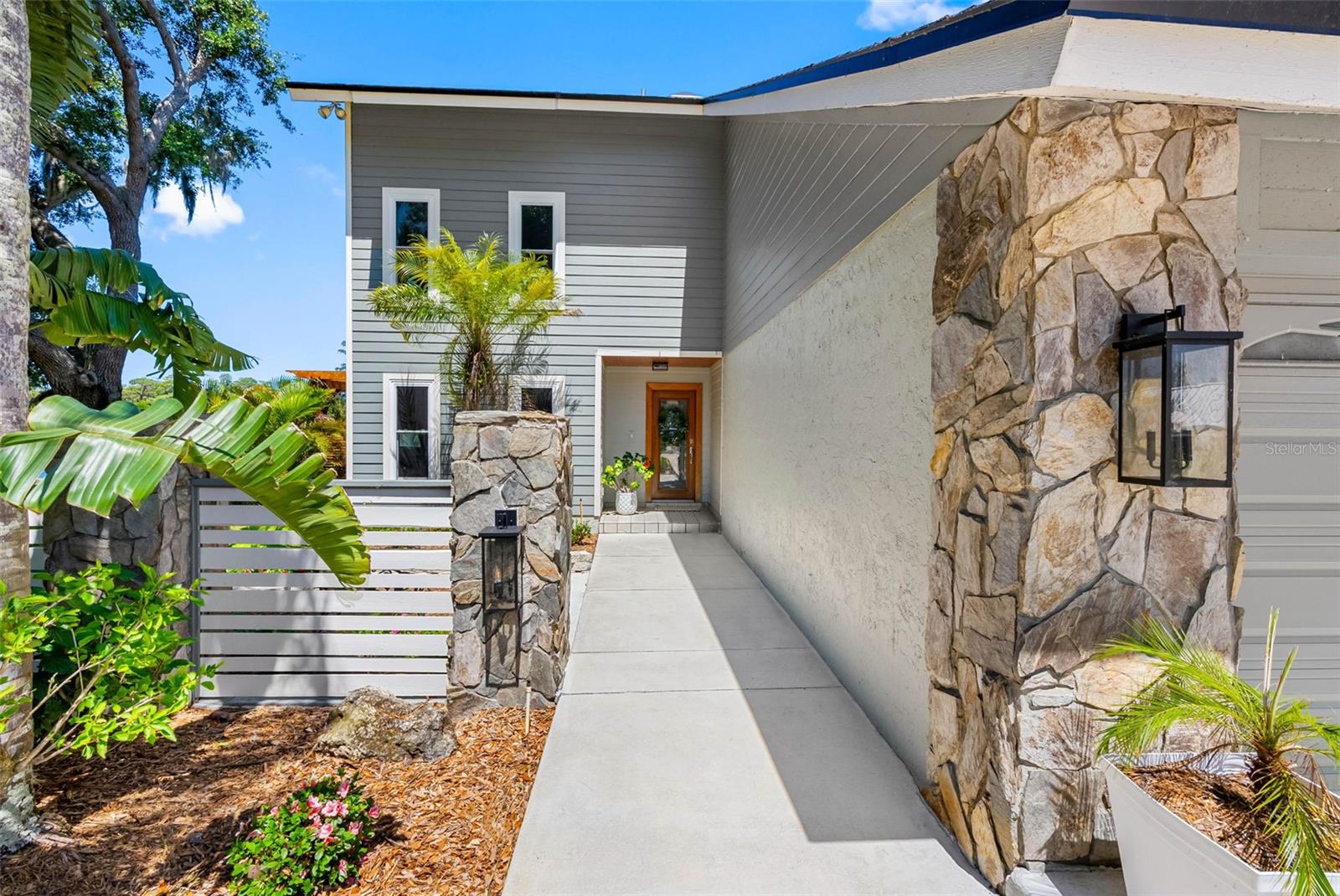 LAKESIDE GROVE ESTATES - Residential