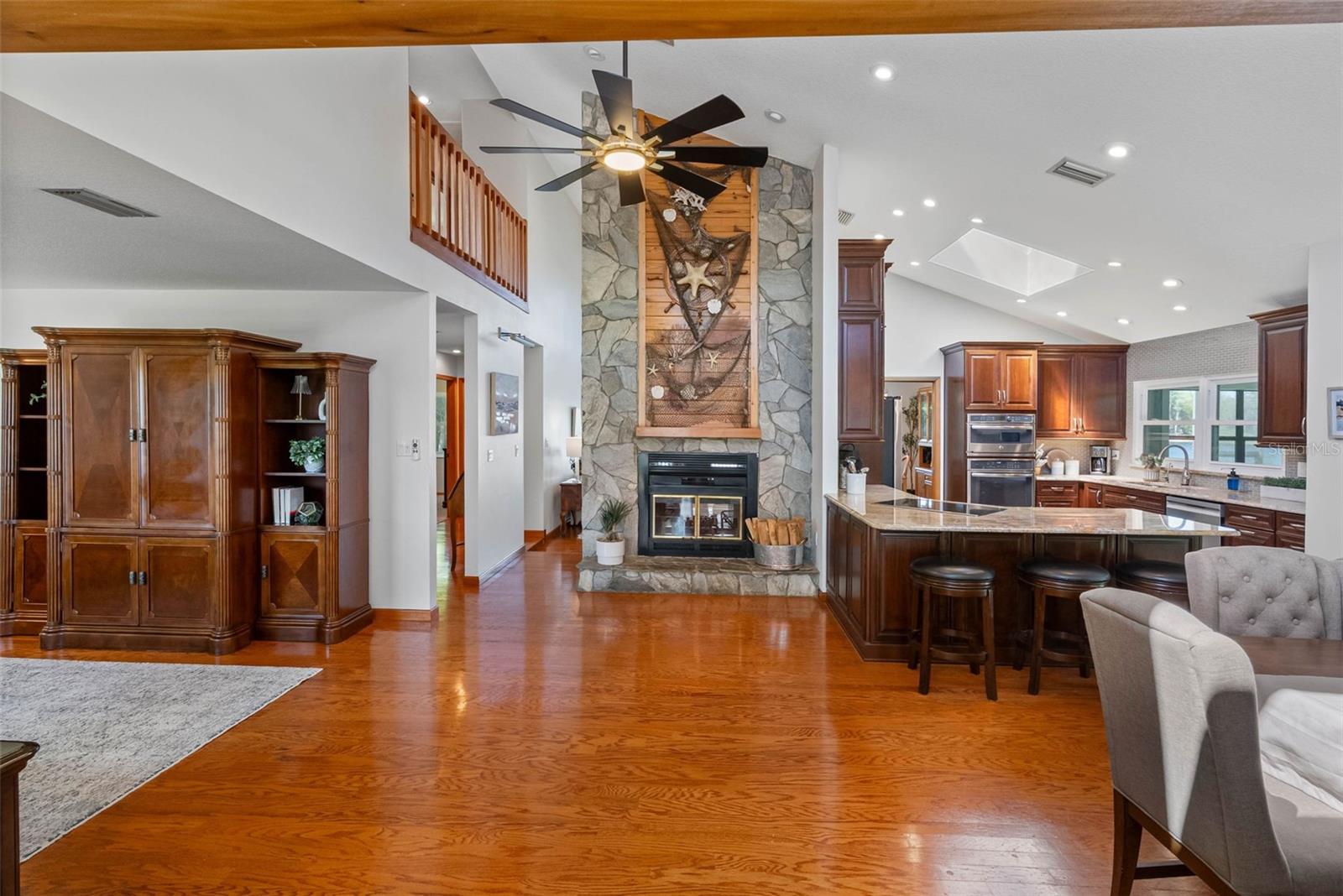 LAKESIDE GROVE ESTATES - Residential