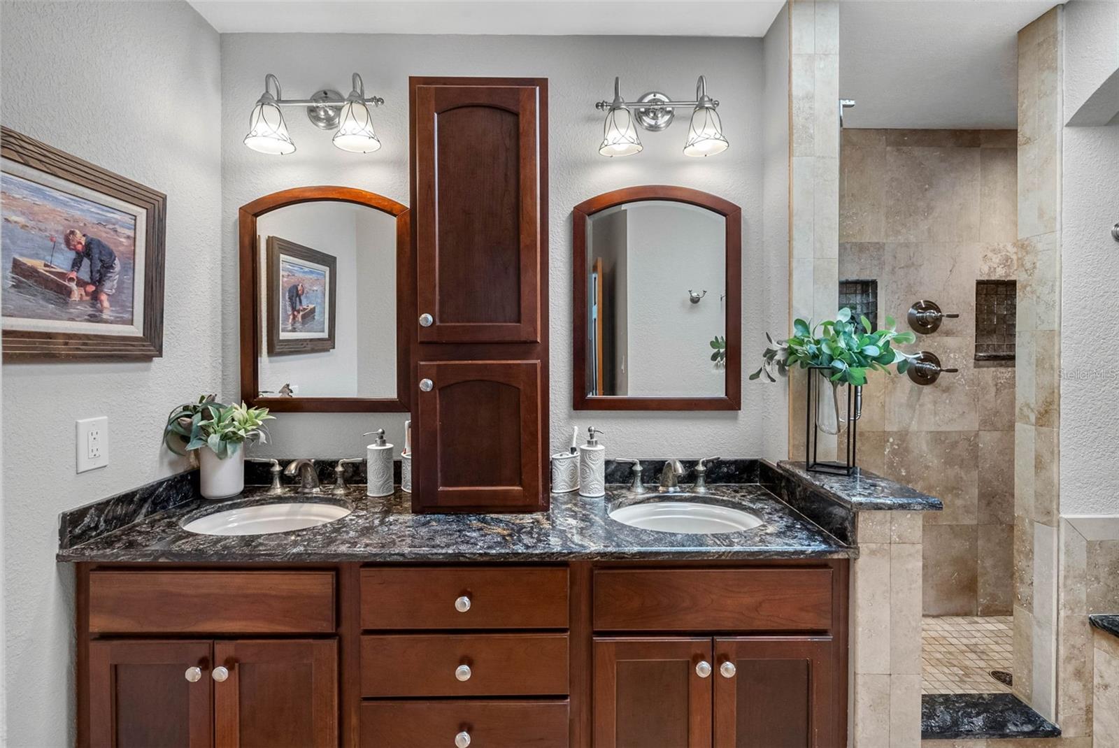 LAKESIDE GROVE ESTATES - Residential