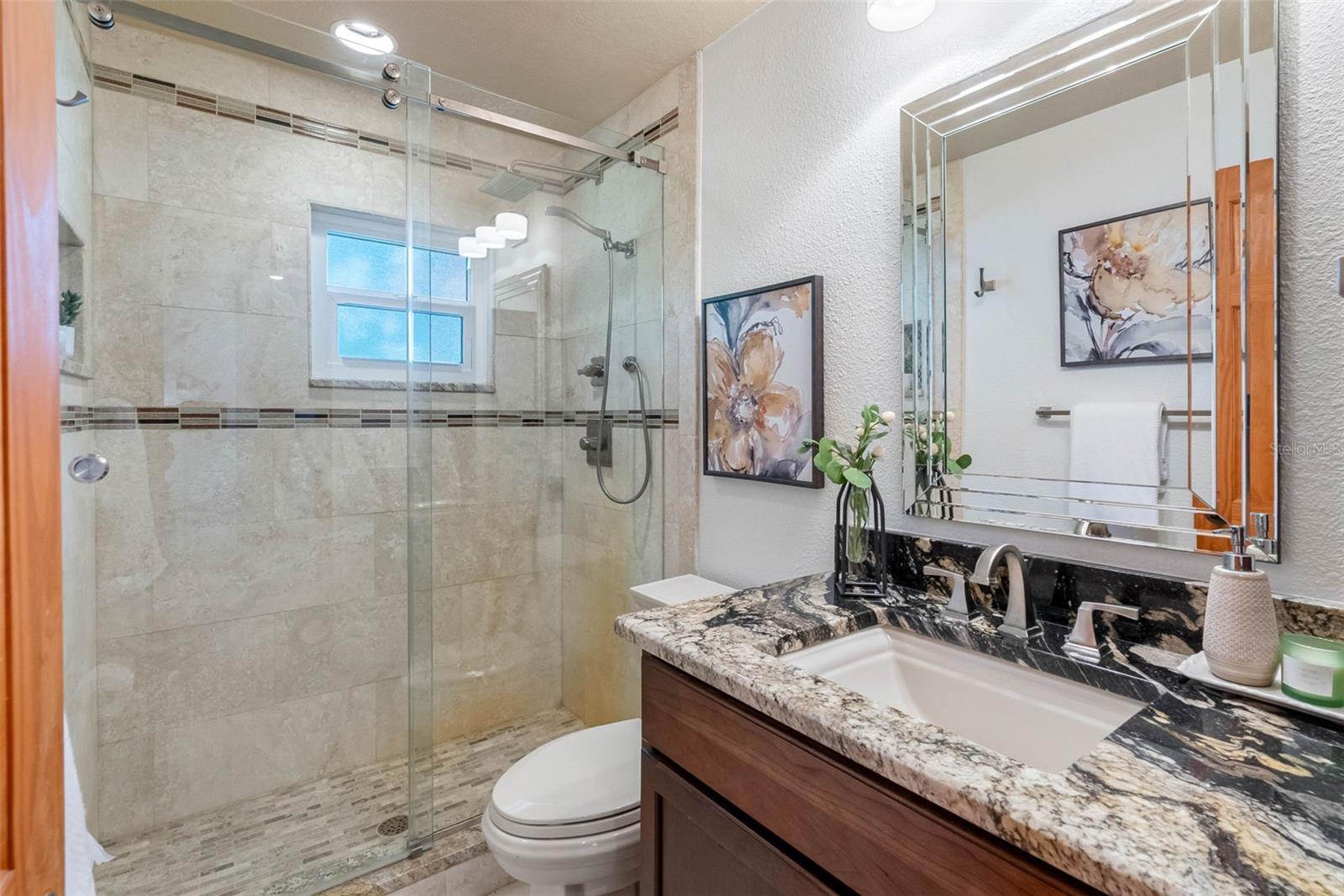 LAKESIDE GROVE ESTATES - Residential