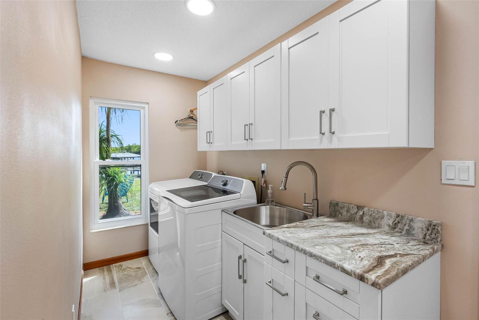 LAKESIDE GROVE ESTATES - Residential
