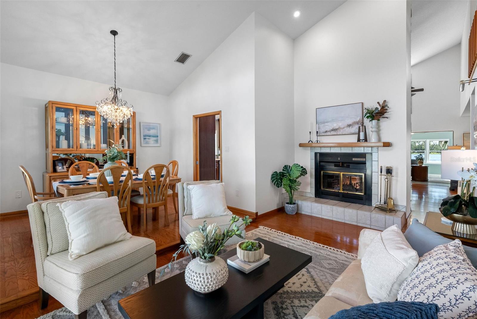 LAKESIDE GROVE ESTATES - Residential