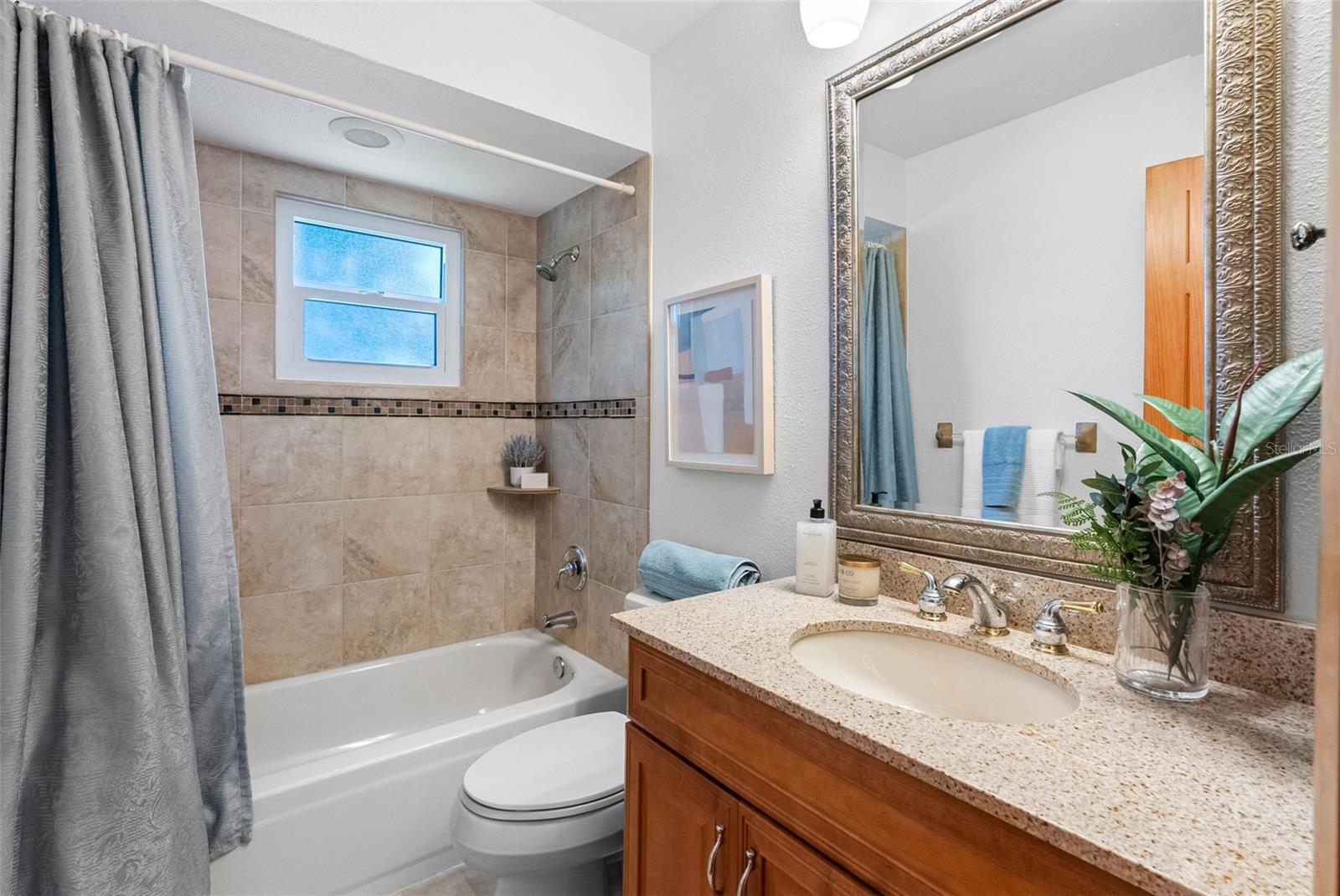 LAKESIDE GROVE ESTATES - Residential