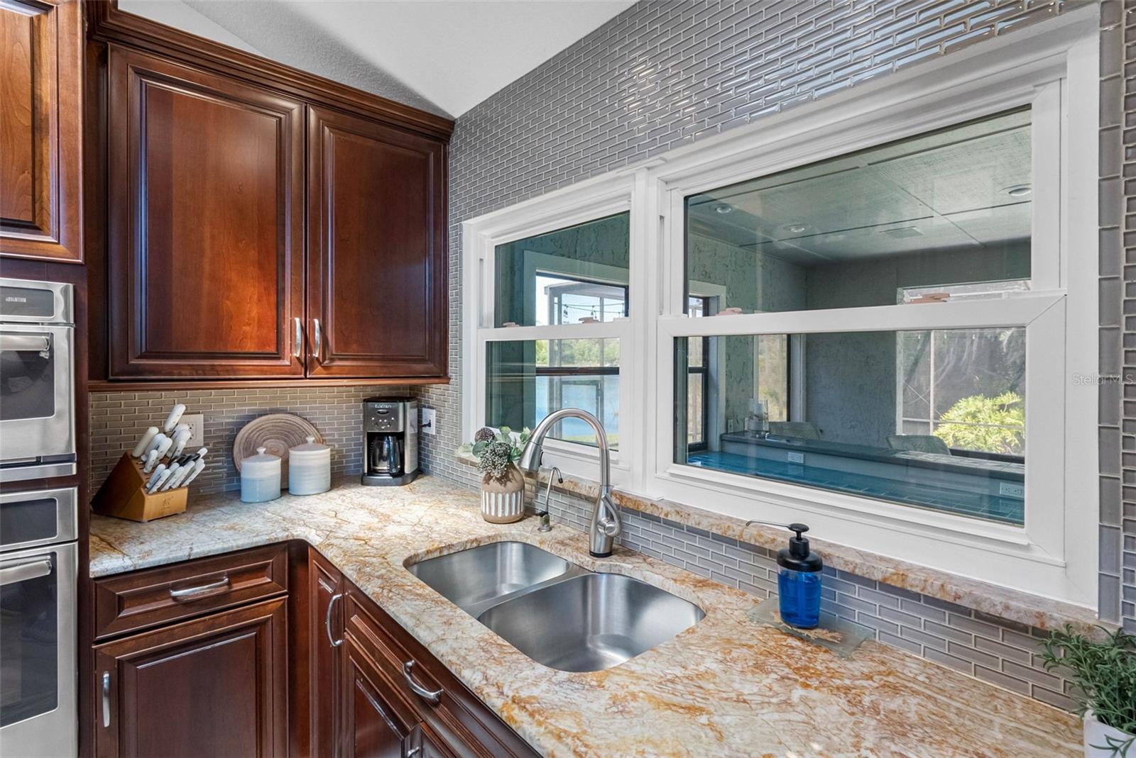 LAKESIDE GROVE ESTATES - Residential
