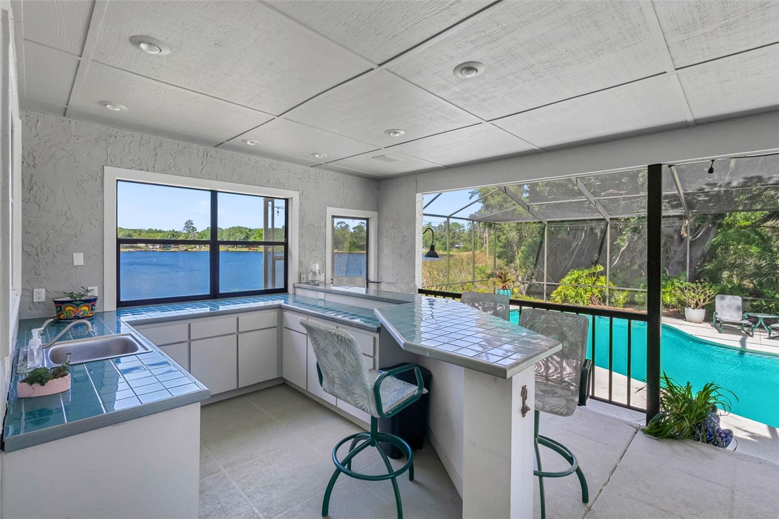 LAKESIDE GROVE ESTATES - Residential