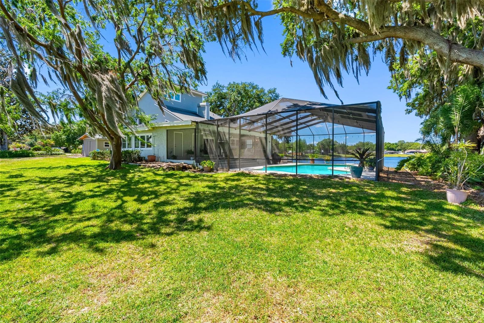 LAKESIDE GROVE ESTATES - Residential