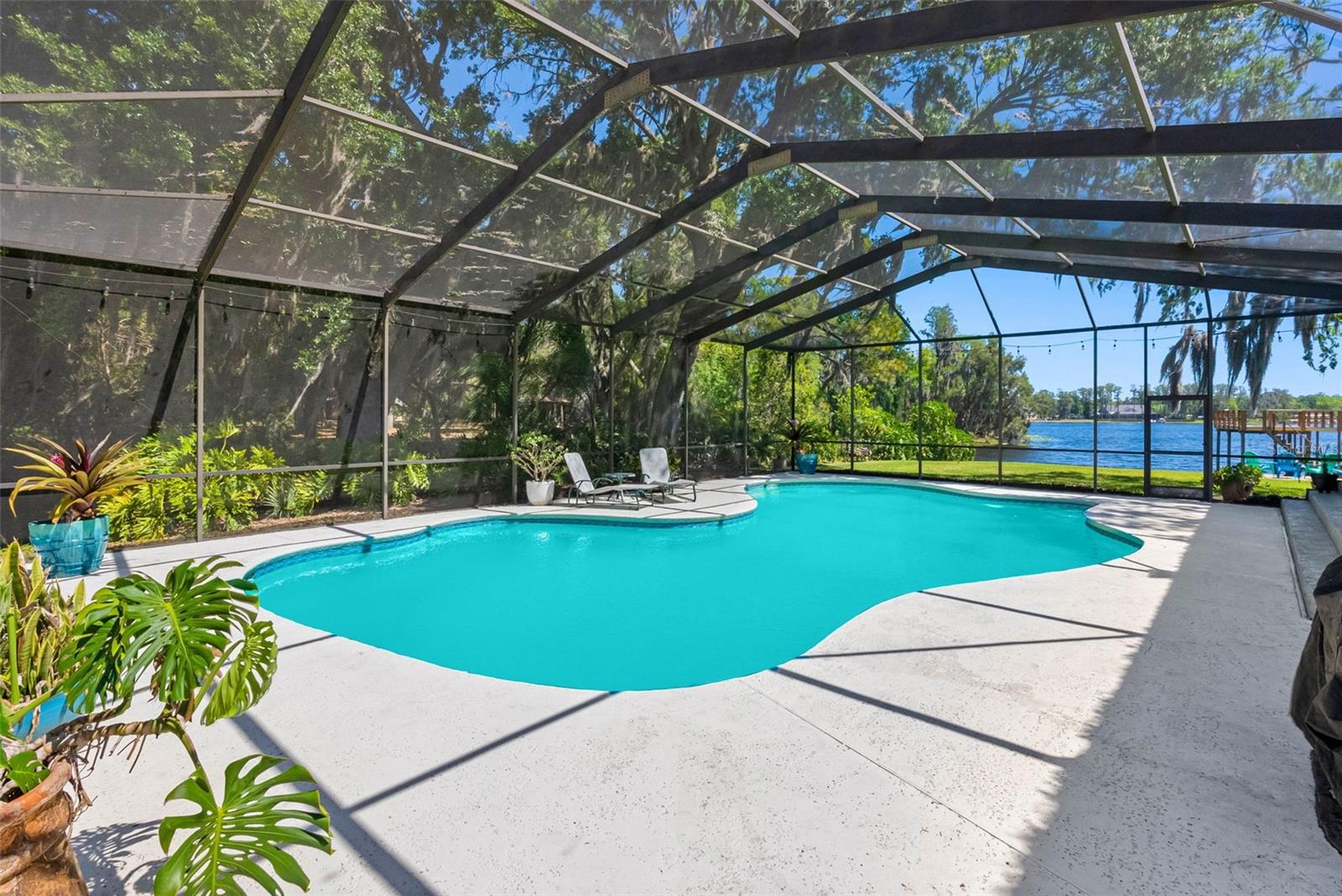 LAKESIDE GROVE ESTATES - Residential