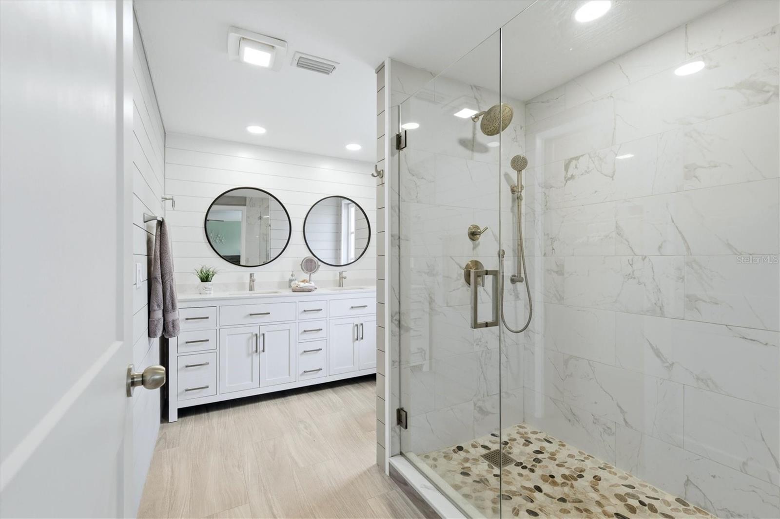 ENGLEWOOD ISLES - Residential