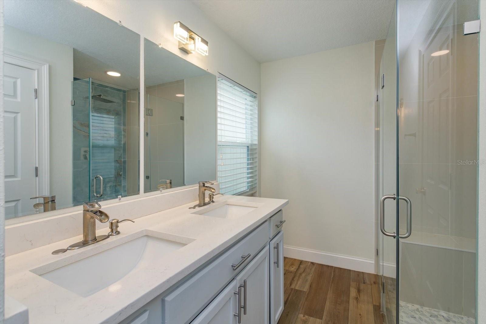 WESMERE/HAMPTON WOODS - Residential