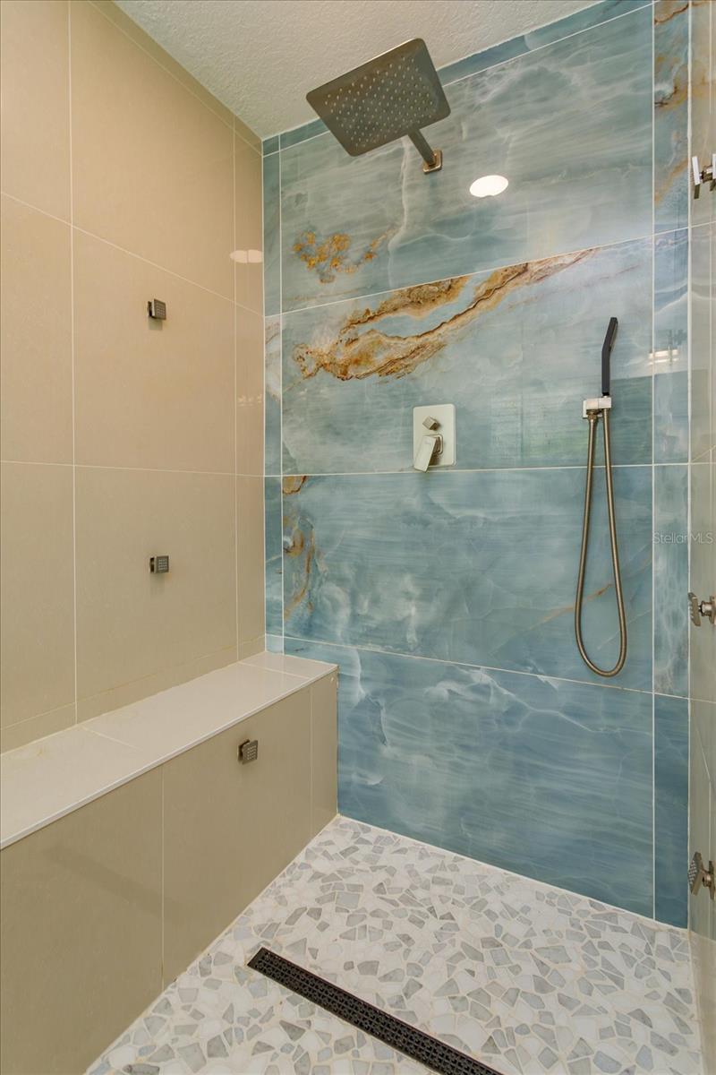 WESMERE/HAMPTON WOODS - Residential