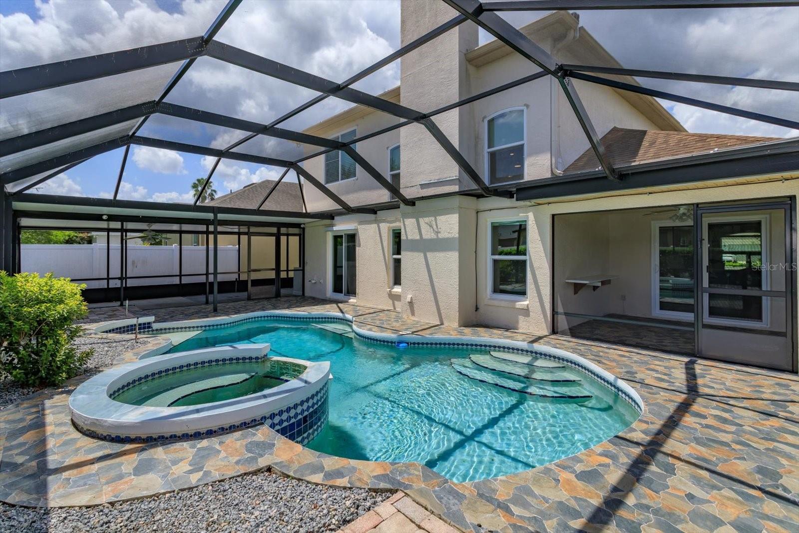 WESMERE/HAMPTON WOODS - Residential