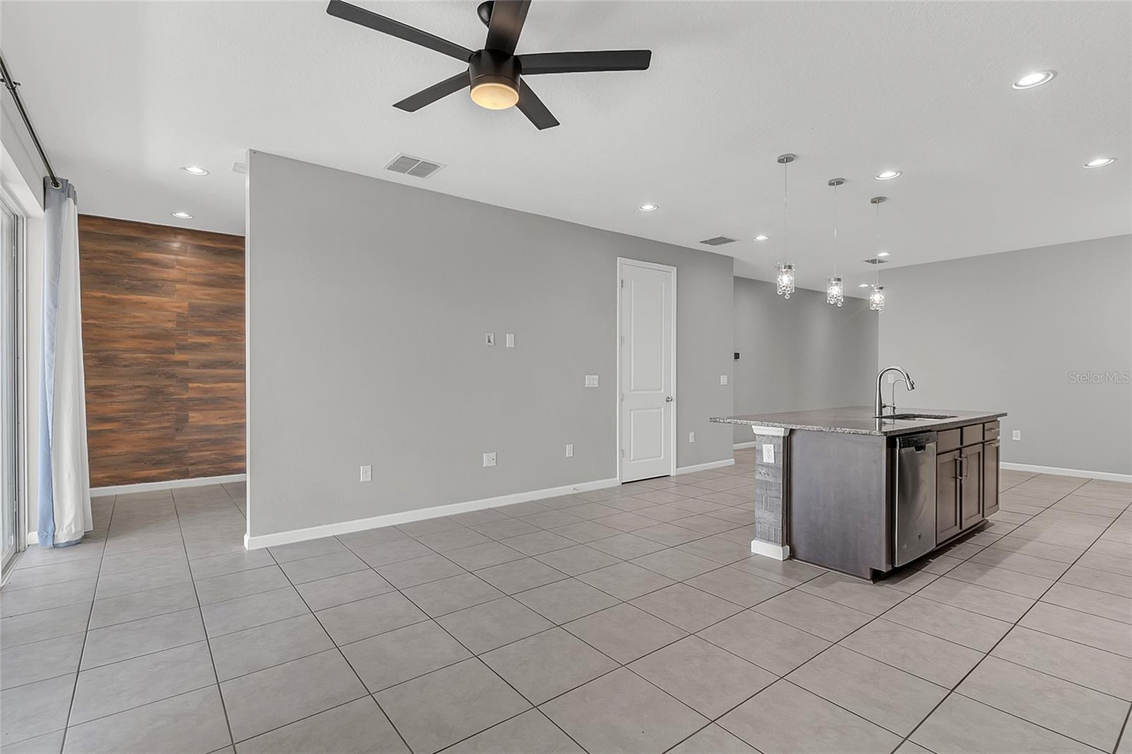 RIDGE/HLND MDWS - Residential