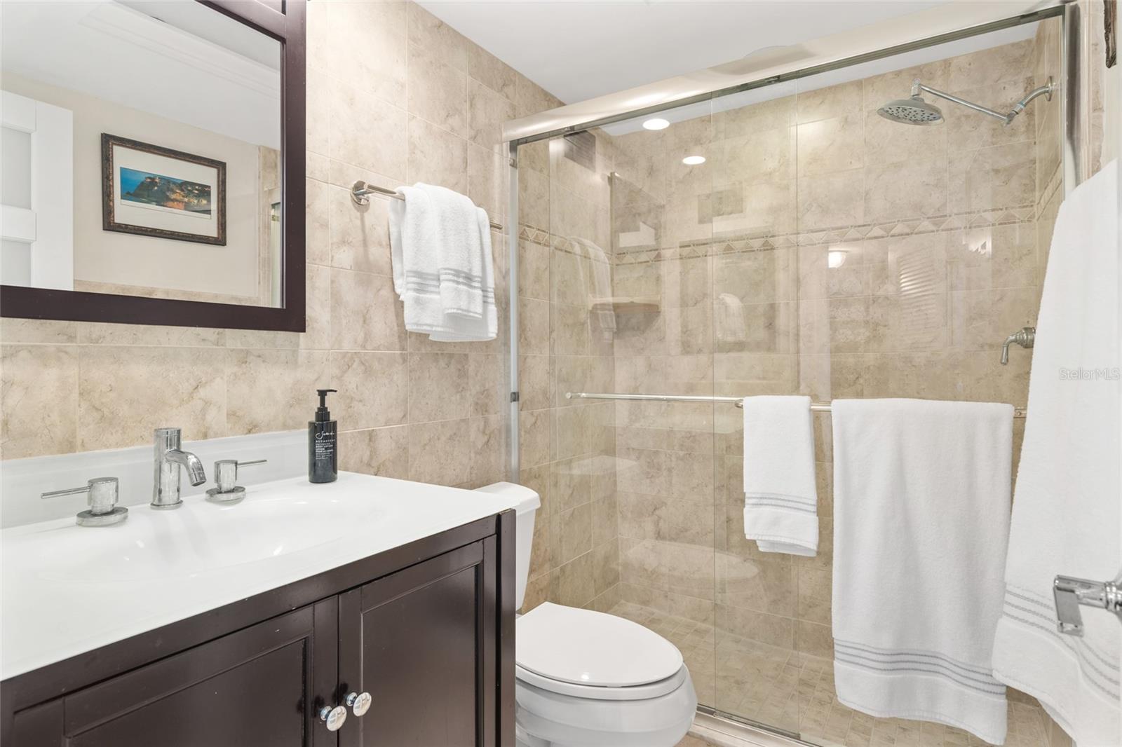 PRIVATEER SOUTH - Residential Lease
