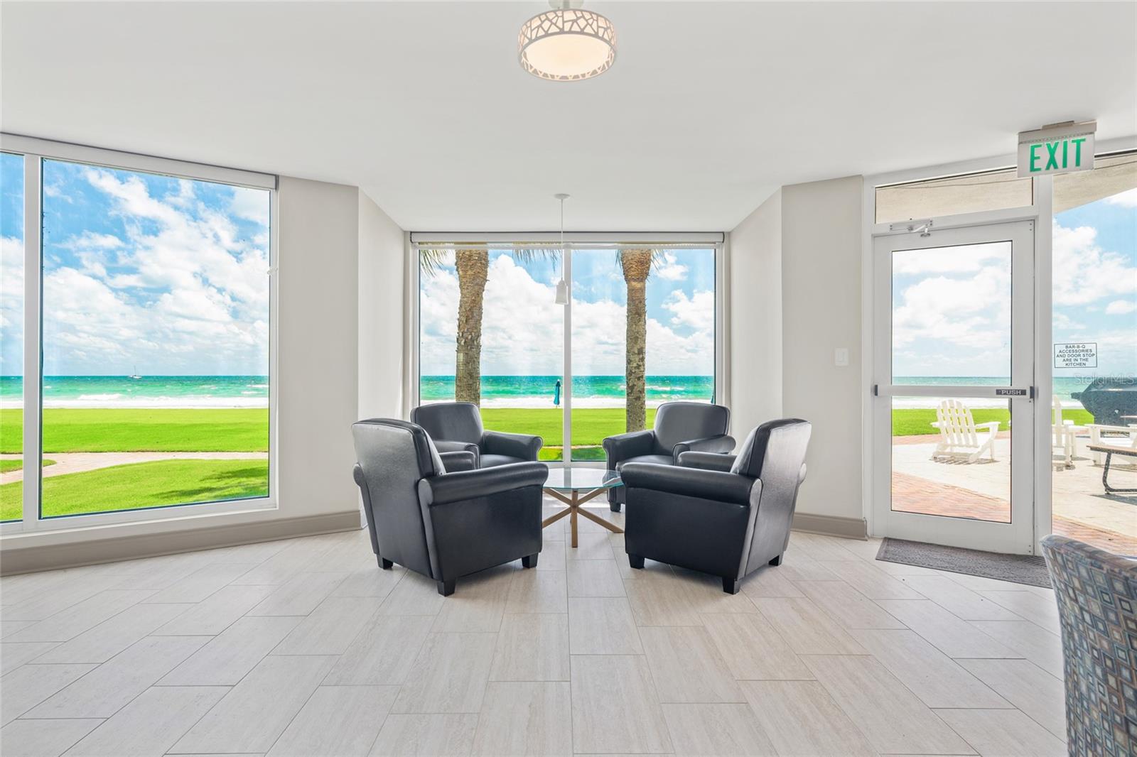 PRIVATEER SOUTH - Residential Lease