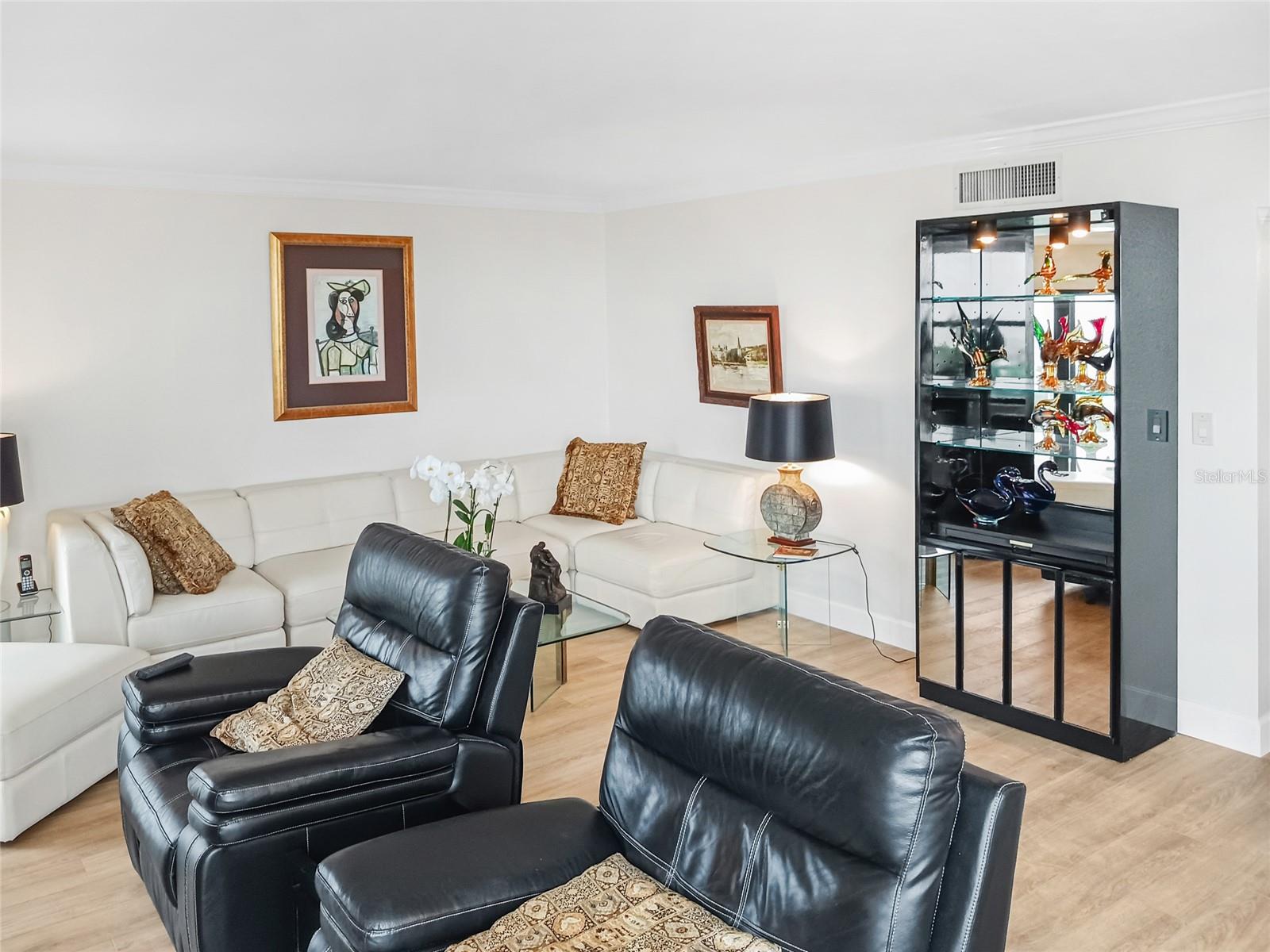 PRIVATEER SOUTH - Residential Lease
