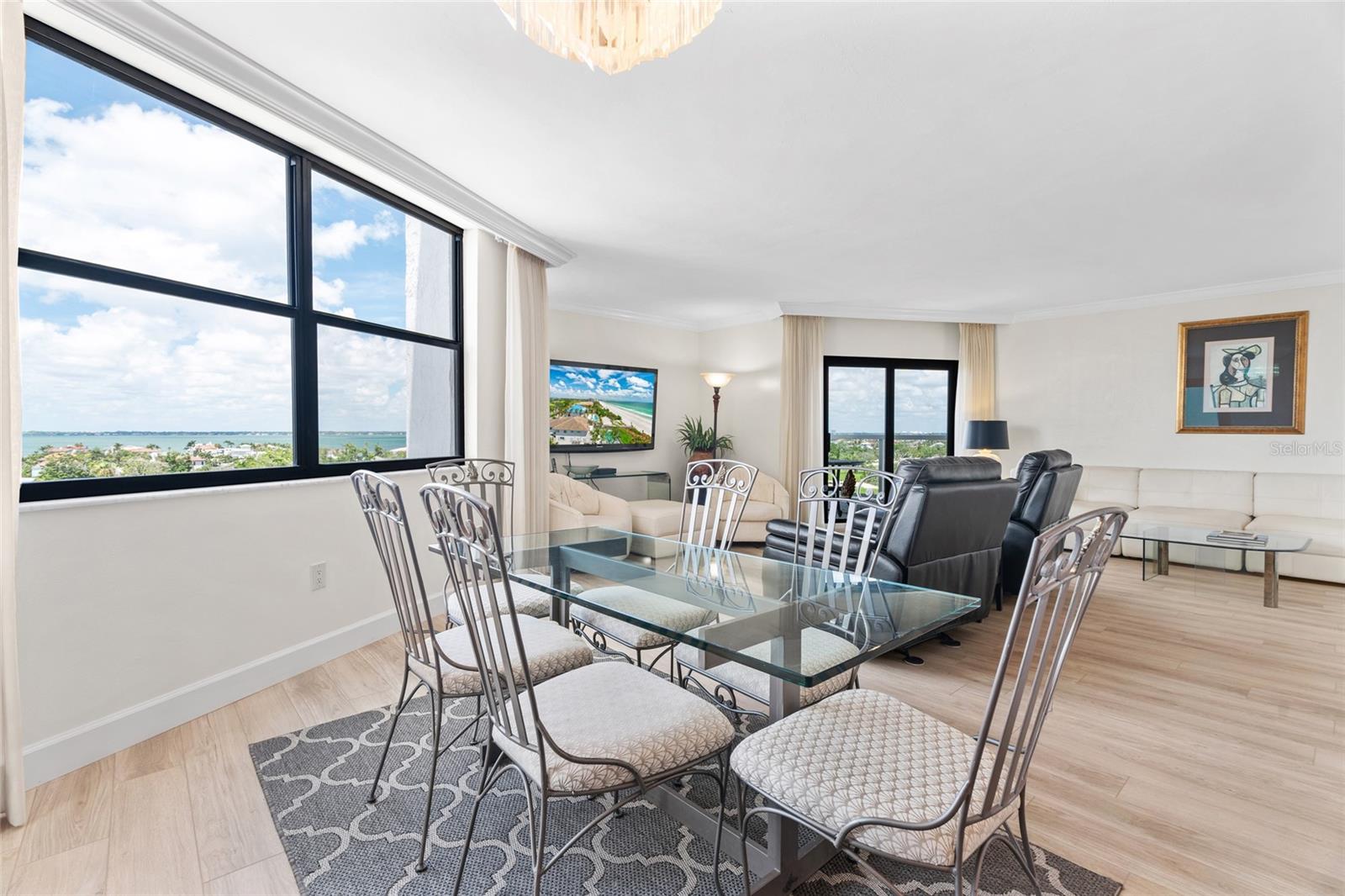 PRIVATEER SOUTH - Residential Lease