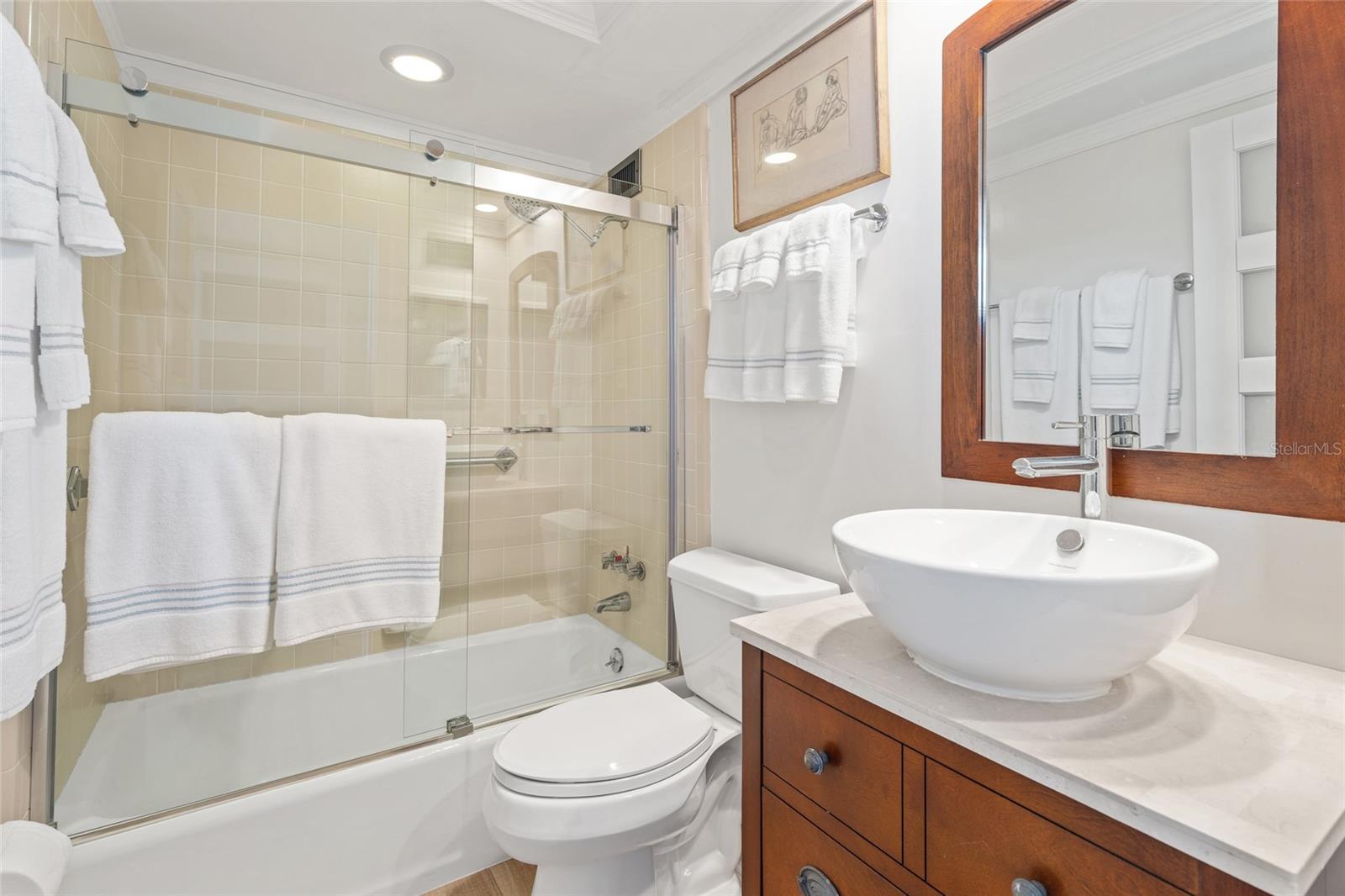 PRIVATEER SOUTH - Residential Lease