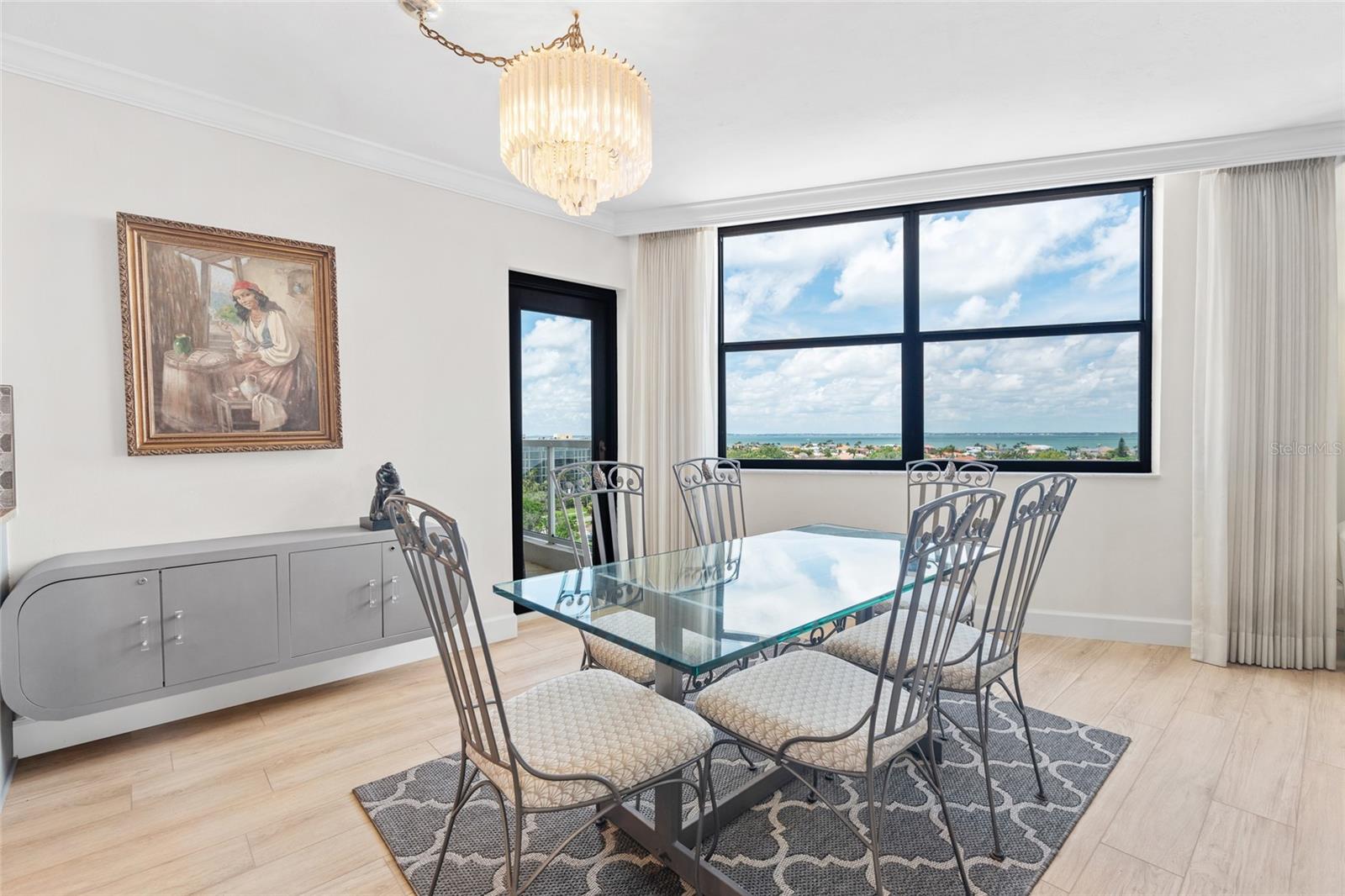 PRIVATEER SOUTH - Residential Lease
