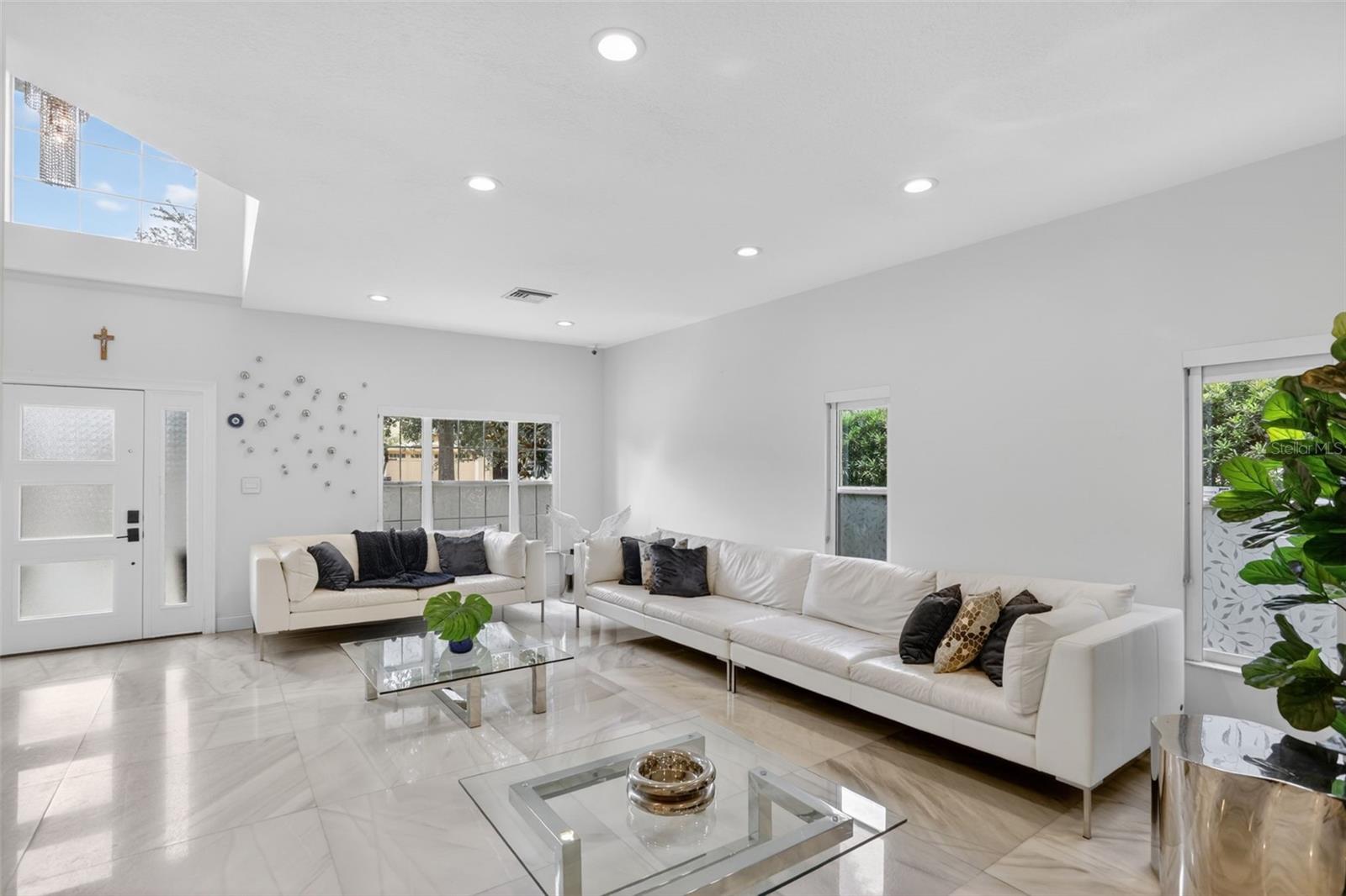 TOSCANA W - Residential Lease