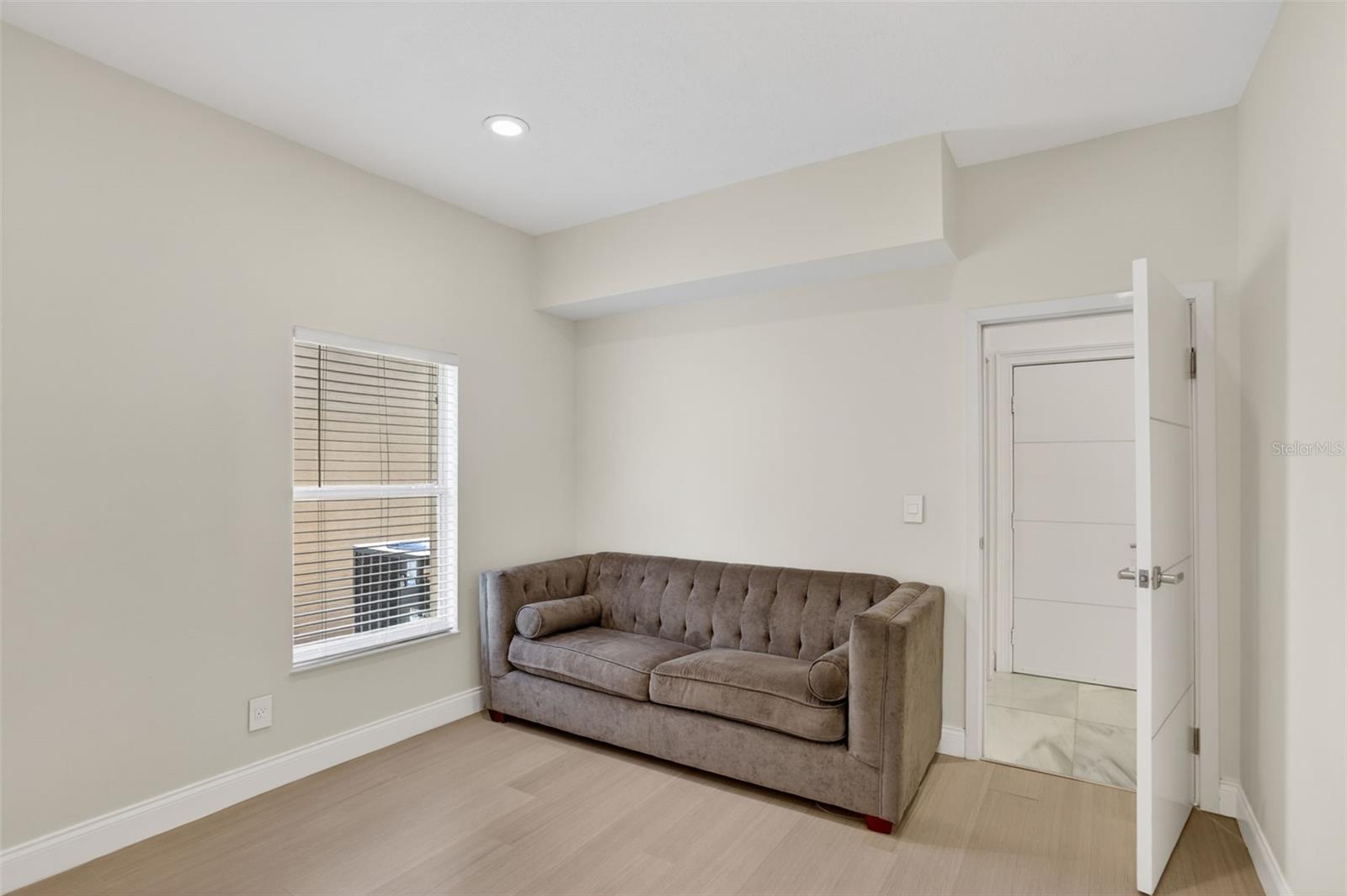 TOSCANA W - Residential Lease