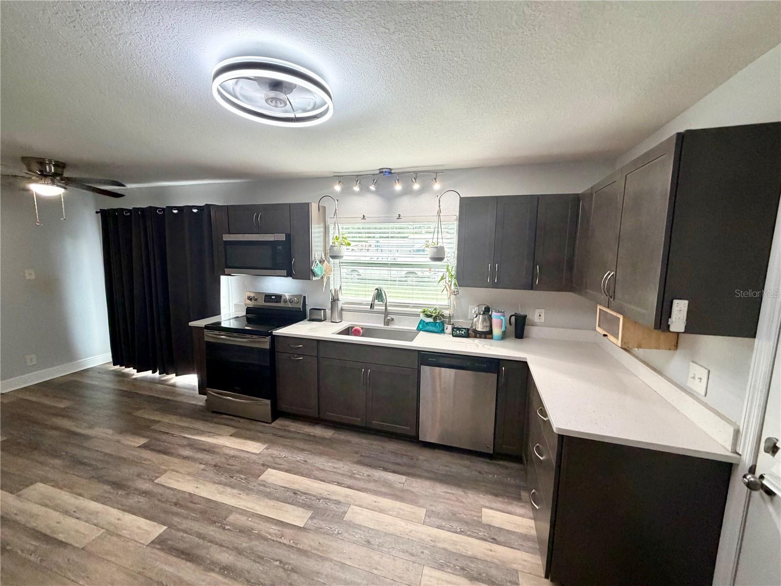 COMMERCE PARK - Residential