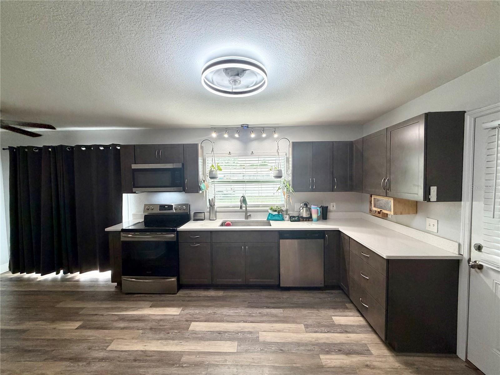 COMMERCE PARK - Residential