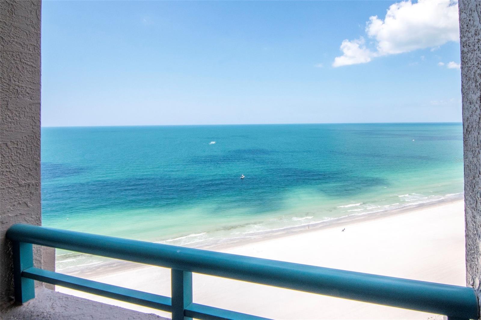 ULTIMAR THREE CONDO - Residential