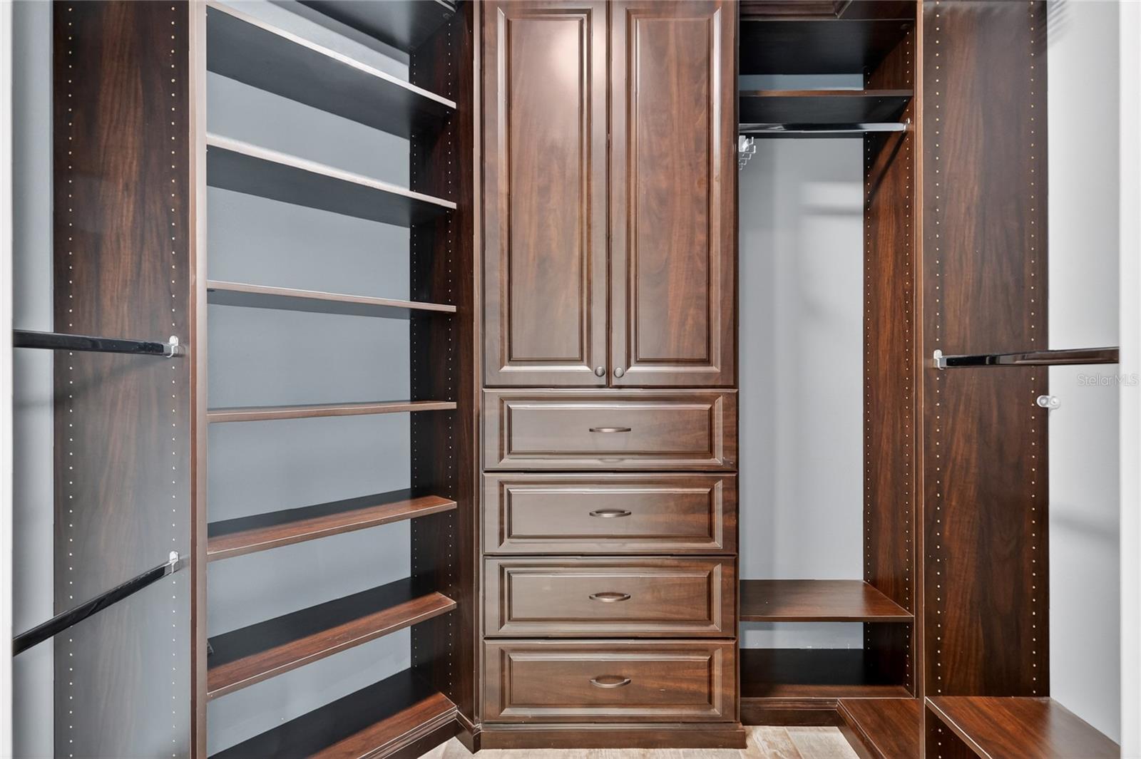 STONEYBROOK HILLS UNIT 1 - Residential