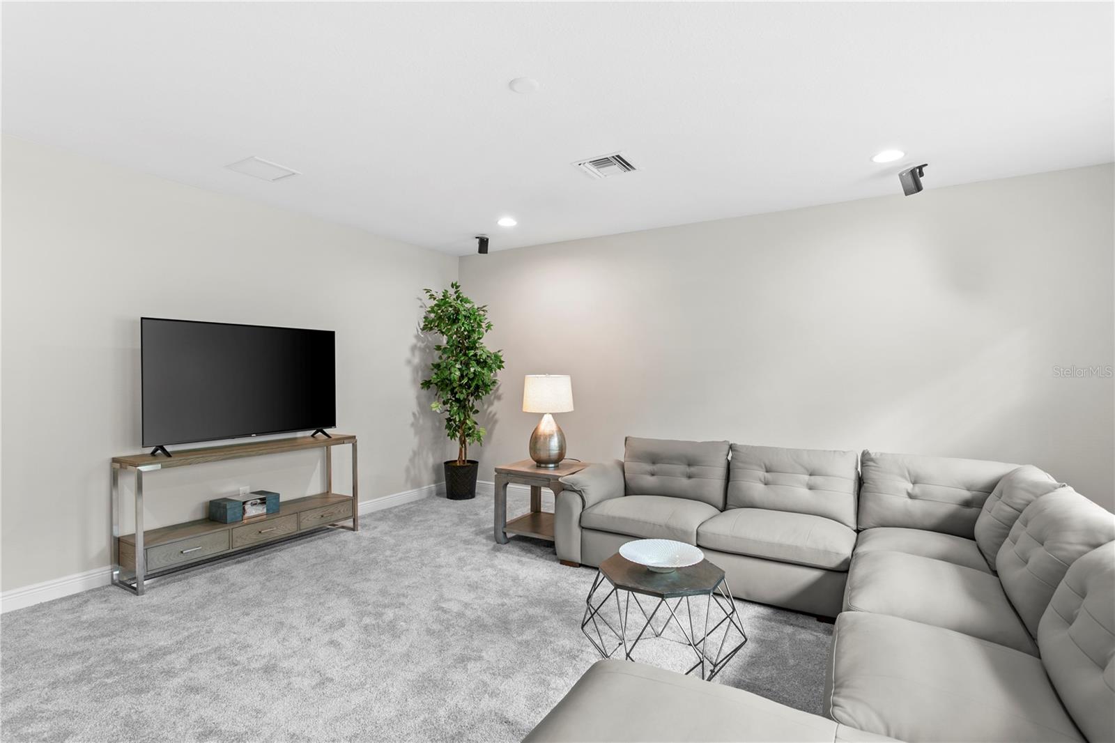 MARYLAND MANOR 2ND UNIT - Residential